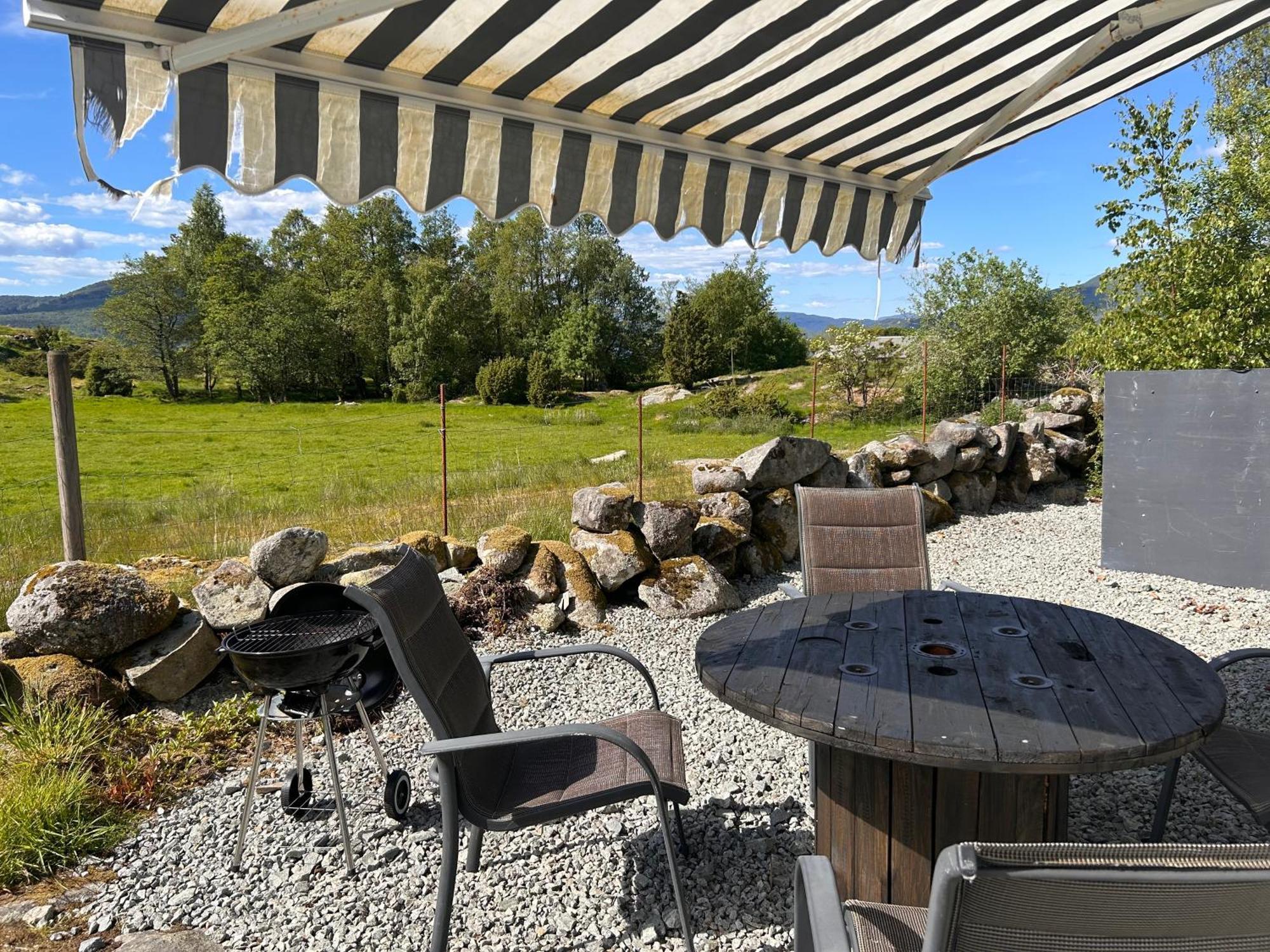 Puntsnes Apartmen Hjelmeland Экстерьер фото